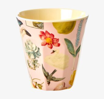 Bild av mugg med naturinspirerad design och färger