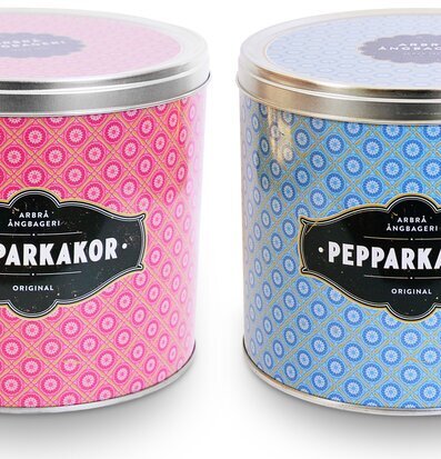 Bild av eleganta pepparkaksburkar med ornamentmönster