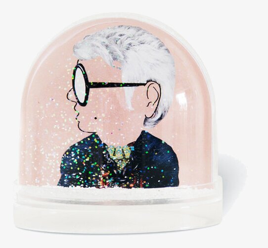 Foto av konstnärlig snöglob med stiliserad profil