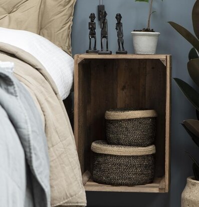 Bild av hemtrevlig interiör med naturliga material