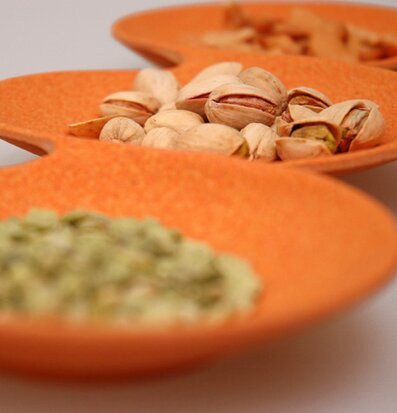 Serveringsskål Trippel från Zuperzozial i ljus orange färg