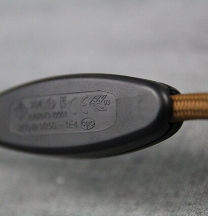 Bild av bordslampa med vintage och funktionell design