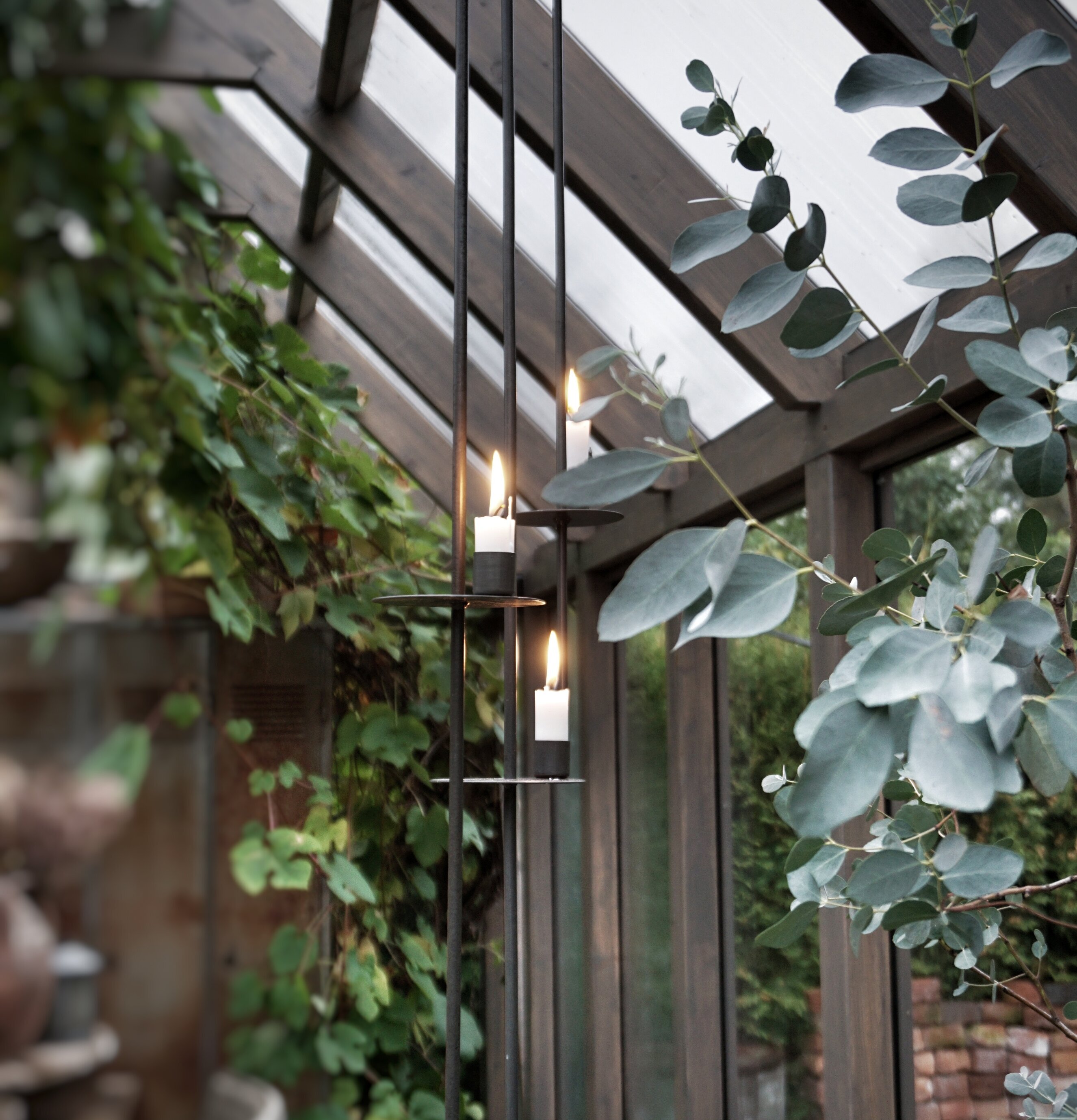 Hängande Ljuspinne 100 cm från I AM Interior i uterum