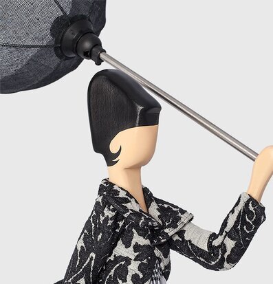 Bild av en unik och konstnärlig bordslampa i detalj