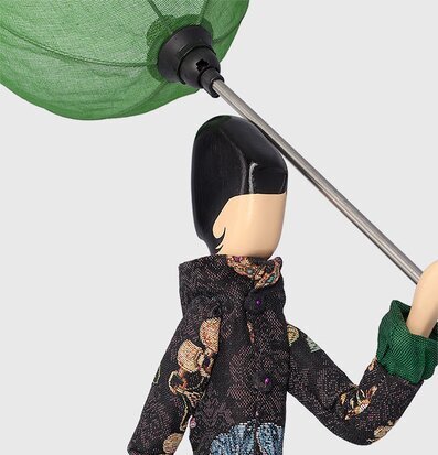 Bild av konstnärligt designad bordslampa i hemmet