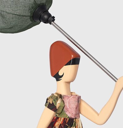 Bild av unik bordslampa med konstnärlig design