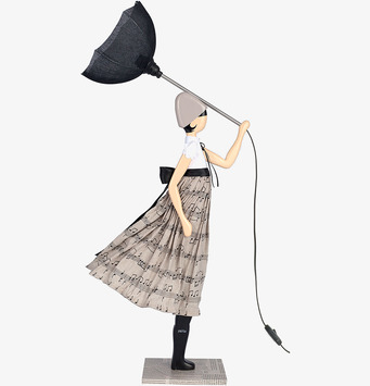 Bild av en unik bordslampa med konstnärlig design