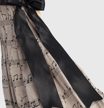 Bild av unik och kreativ bordslampa med musikinspiration