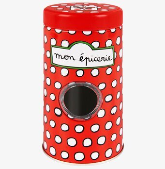 Bild av röd plåtburk med vita prickar och fönster