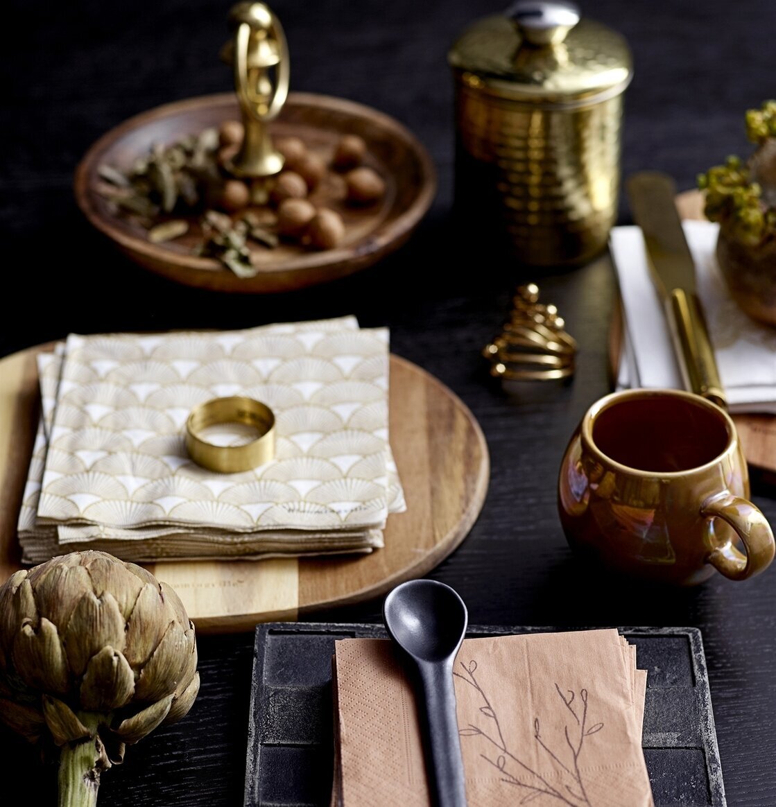 Kakfat Mango från Bloomingville i en rustik och varm miljö