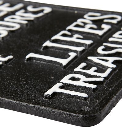 Bild av dekorativ skylt med kontrasterande design