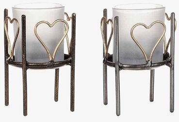 Bild av ljuslykta i smide med hjärtformad design