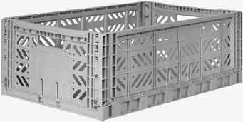 Bild av grå förvaringsback med stil och funktionalitet