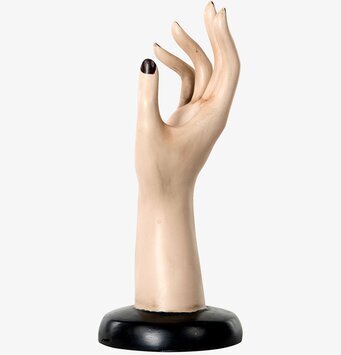 Bild av elegant smyckeshängare i realistisk handform