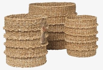 Bild av tre flätade korgar för stilren förvaring