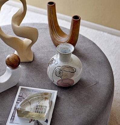 Bild av stilfull och harmonisk inredningsuppställning