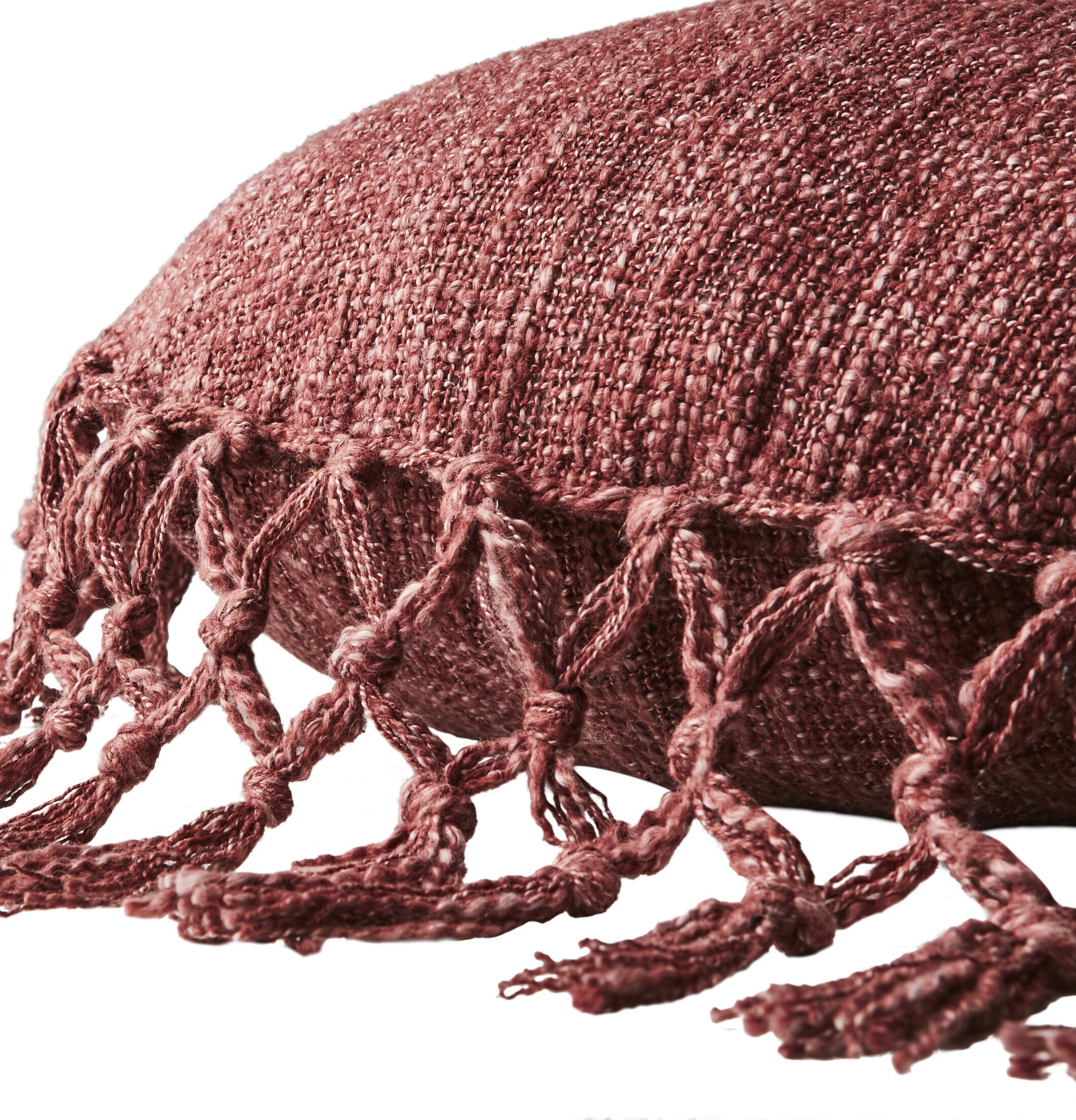 Kudde Fernando Roströd från Affari med handgjorda fransar