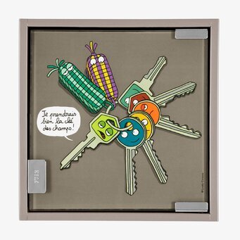 Bild av nyckelskåp med lekfull och konstnärlig design