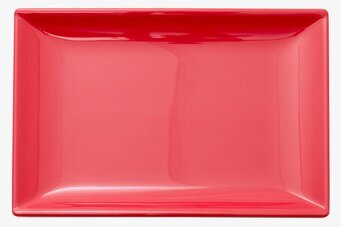 Bild av rektangulär tallrik med röd, blank yta