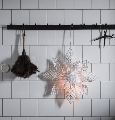 Bild av stilren inredning med belysning och detaljer