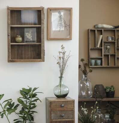 Bild av harmonisk inredning med naturliga material