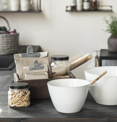 Foto av rustik och elegant köksmiljö med detaljer