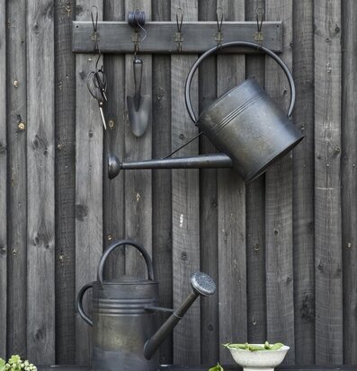 Foto av rustik trädgårdsscen med klädhängare