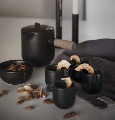 Bild av elegant minimalistisk design och hemtrevnad