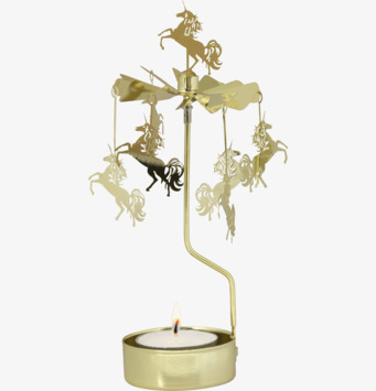 Bild av ett förtrollande änglaspel med enhörningar