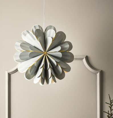 Bild av hängande stjärna i grått med elegant design