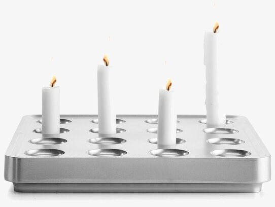 Bild av elegant och hållbar ljushållare i metall