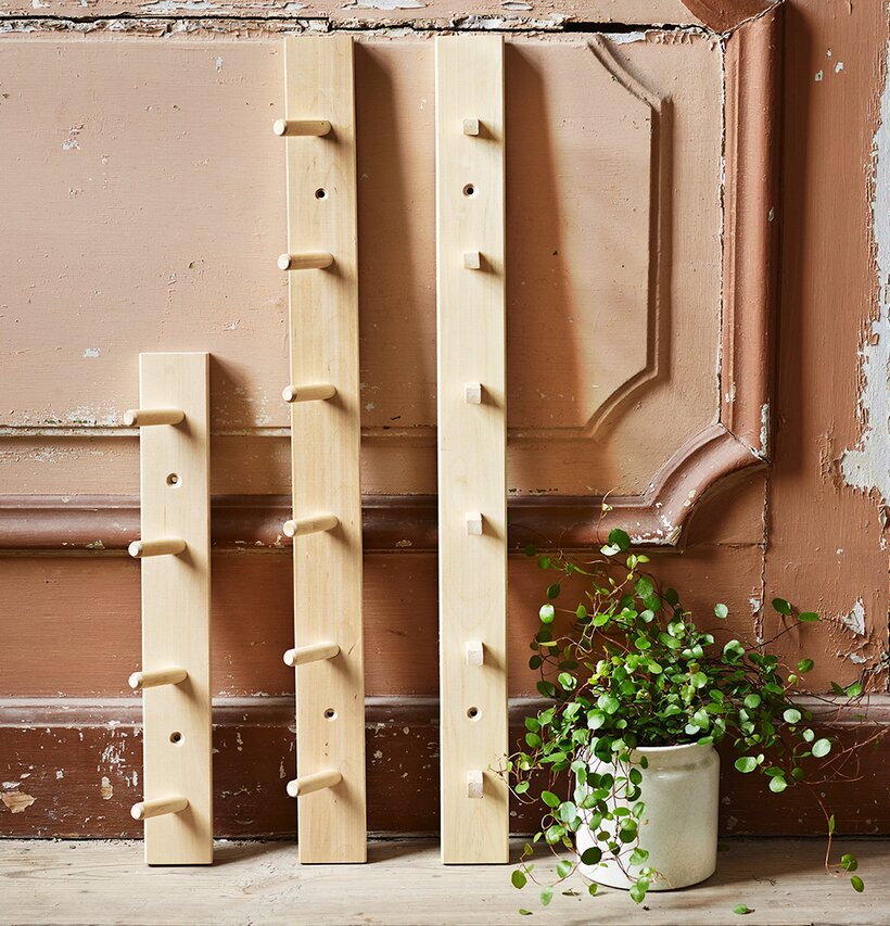 Bild av stilren interiör med praktiska knopplister