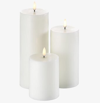 Bild av tre realistiska LED-ljus i harmonisk komposition