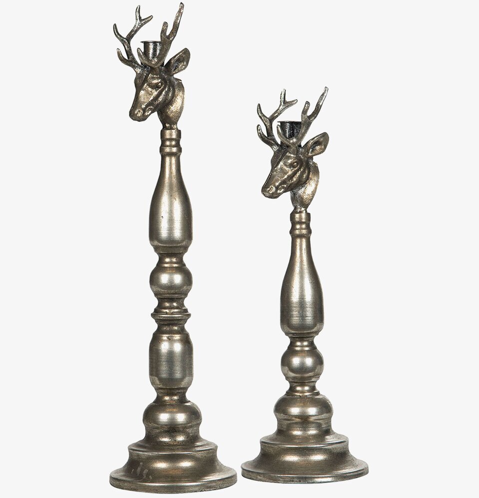 Bild av stilrena ljusstakar med hjorthuvuddetalj