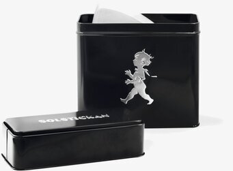 Bild av stilfull plåtburk för kaffefilter i köket