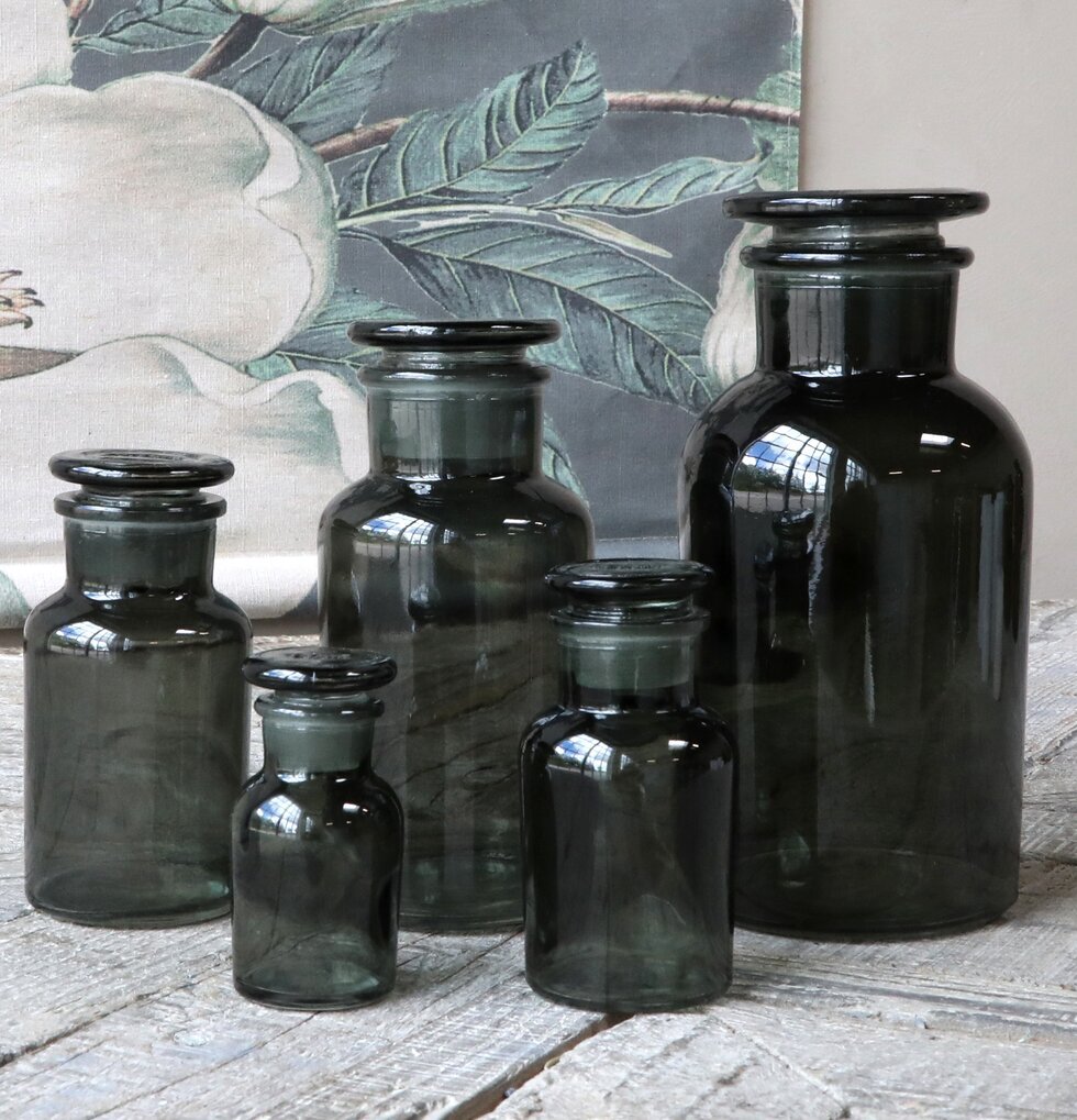 Franska Apotekarglas Set/5 Grå från Chic Antique på träbord