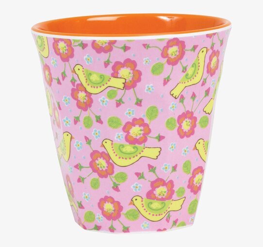 Bild av färgglad mugg med fåglar och blommor