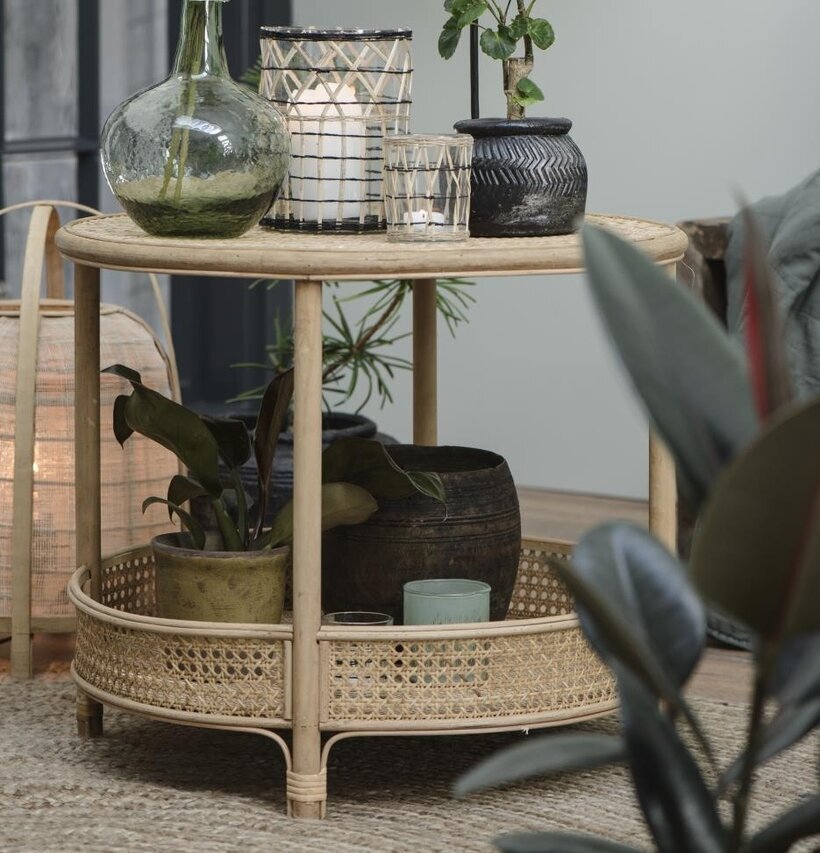 Sidobord Rotting från IB Laursen med dekorativa föremål