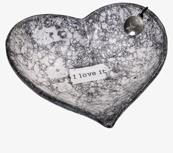 Bild av hjärtformad skål med bubbligt mönster