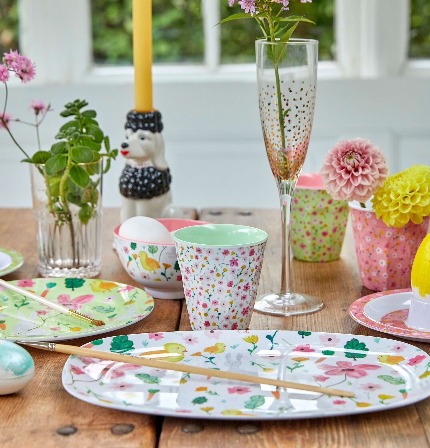 Assiett White Print från Rice med färgglada blomtryck