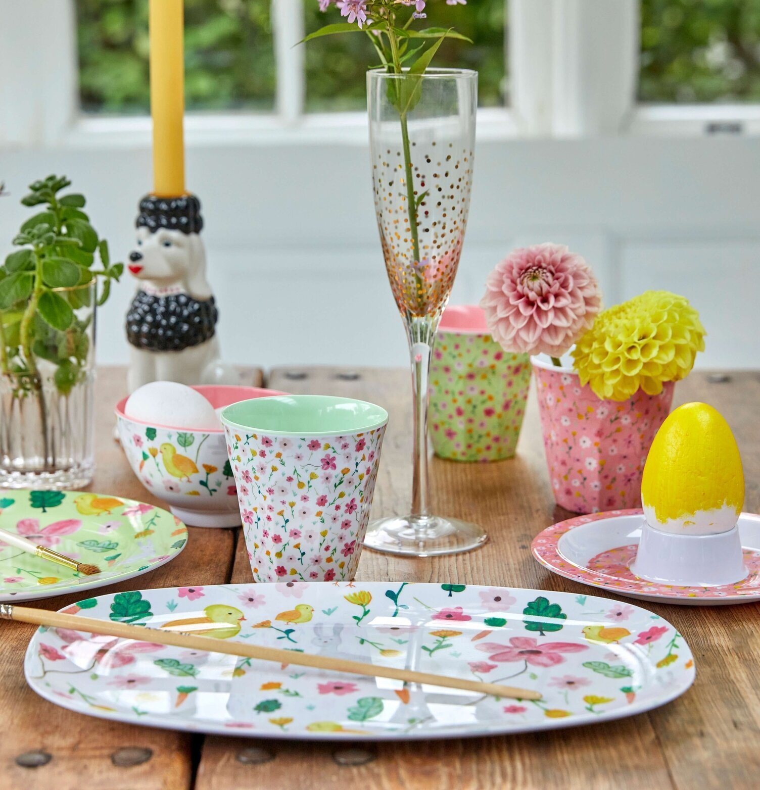 Mugg Green Flower Print från Rice på rustikt träbord