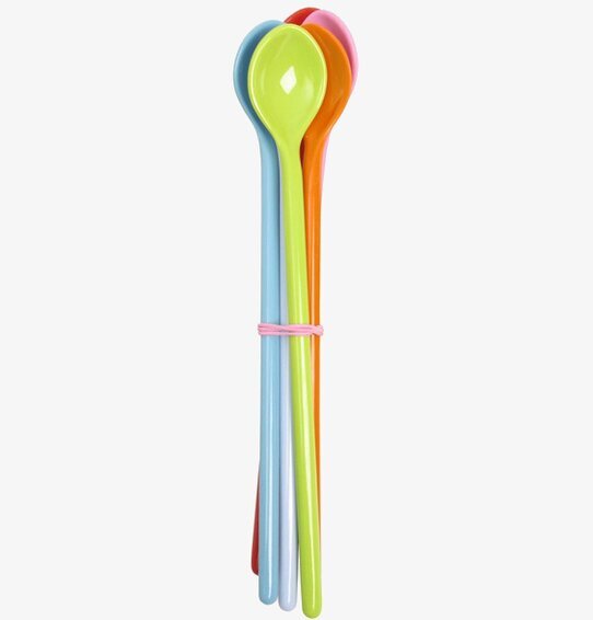 Bild av färgglada långa melaminskedar i livlig design