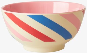 Bild av skål med färgglada ränder och rosa insida