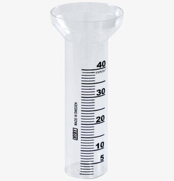 Bild av stilren och funktionell regnmätare för trädgården