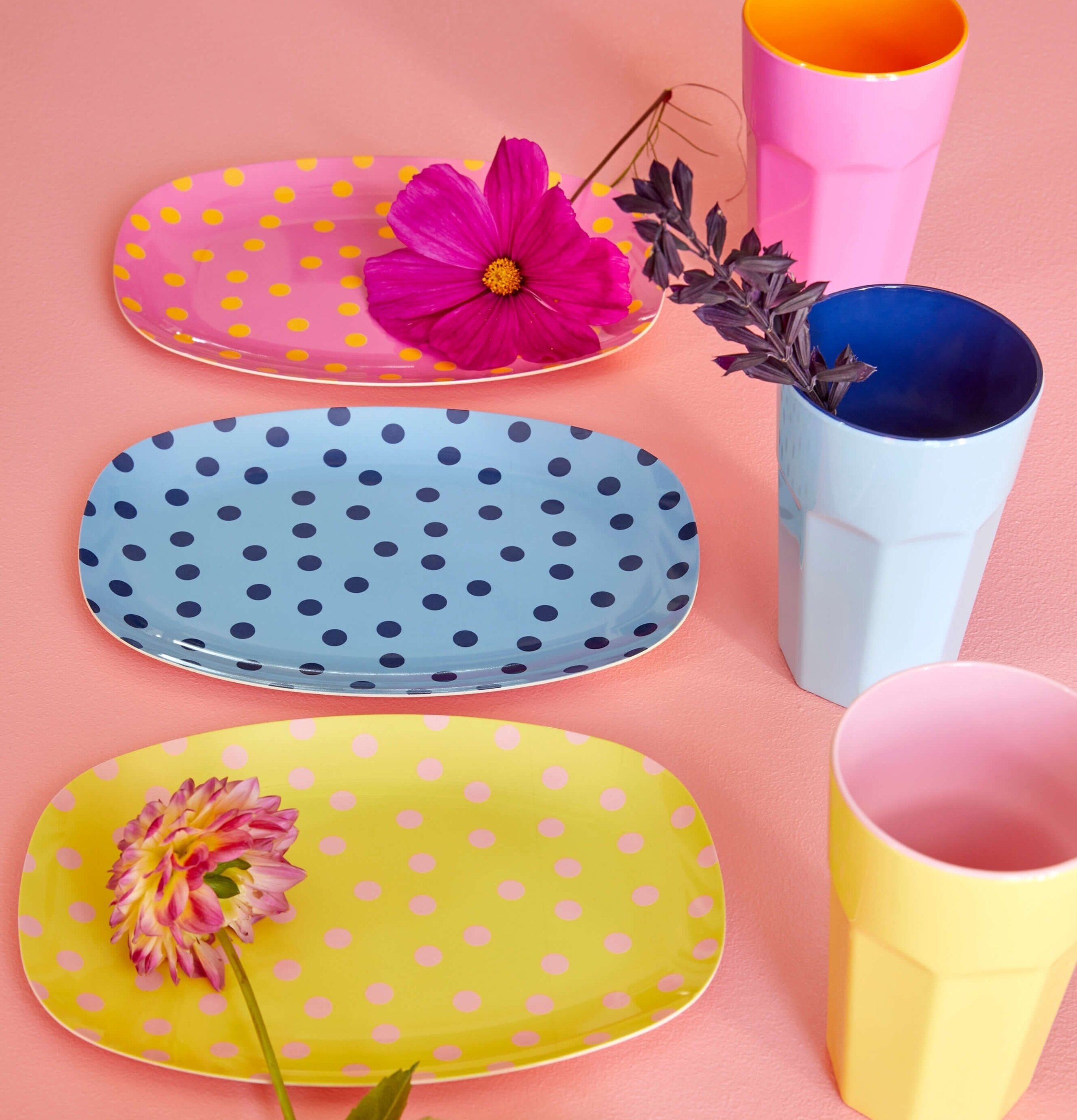 Mugg Latte Blue från Rice med andra färgglada produkter