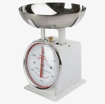 Foto av klassisk köksvåg med rostfri skål