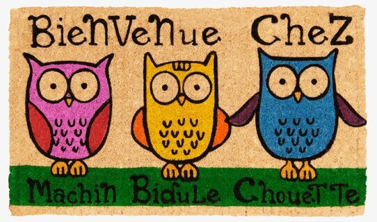 Dörrmatta Ugglor från Derriére la porte med färgglada ugglor