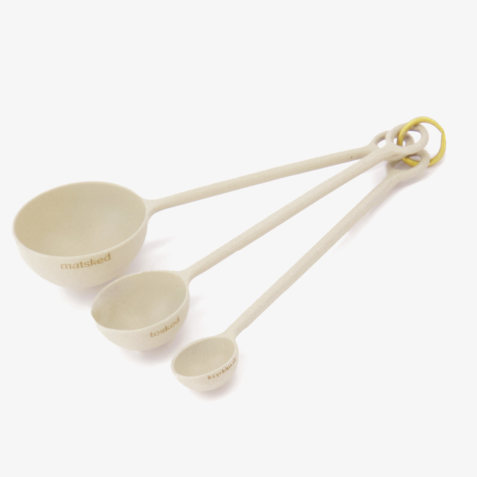 Måttsats Metall Beige från Ernst på vit bakgrund