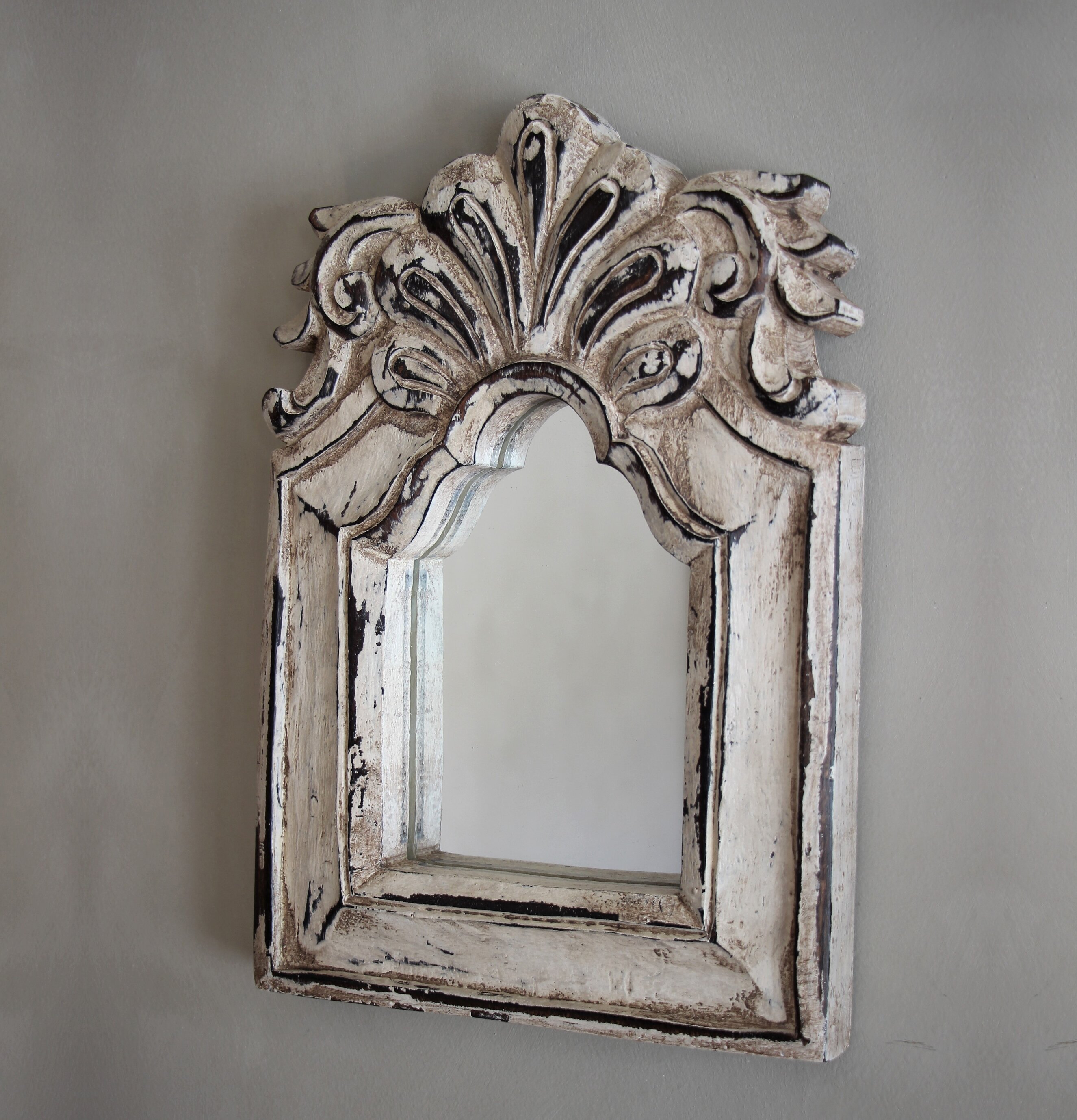 Spegel Lilium - Majas Cottage med antik finish och sniderier