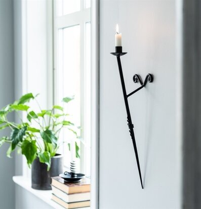 Bild av elegant svart väggljusstake i modern stil
